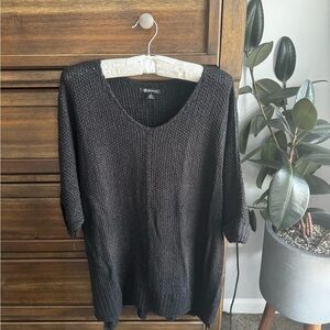 Versona Black V-Neck Sweater